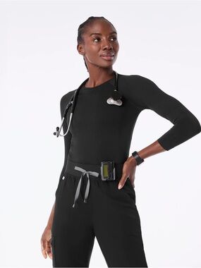 Figs Salta Seamless ¾ Sleeve Underscrub Black Size Medium Scrubs Hospital